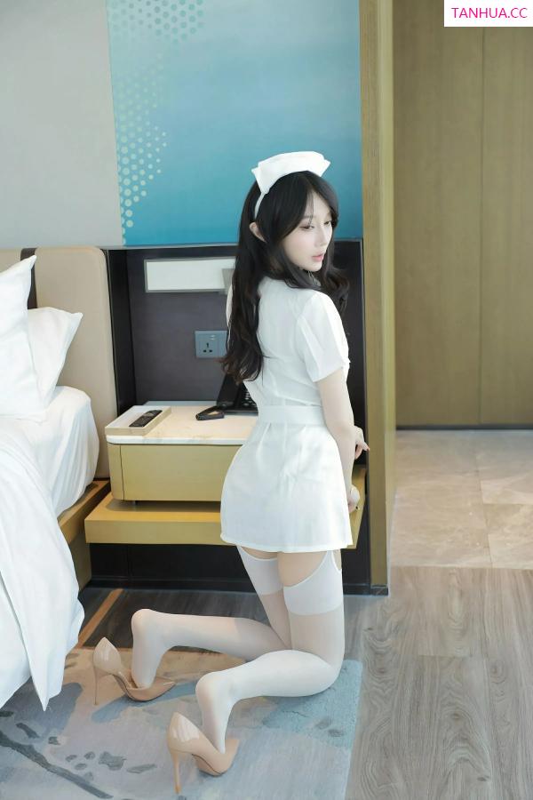 玥儿玥  [XiuRen]高清写真图 2025.07.04 No.10507 玥儿玥er 白色护士第7张图片